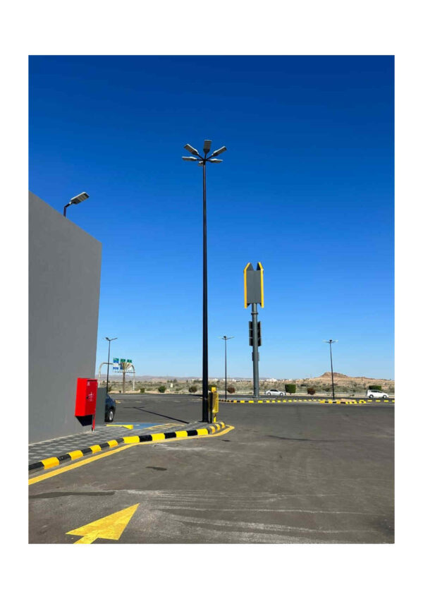 126 عامود إنارة LED
