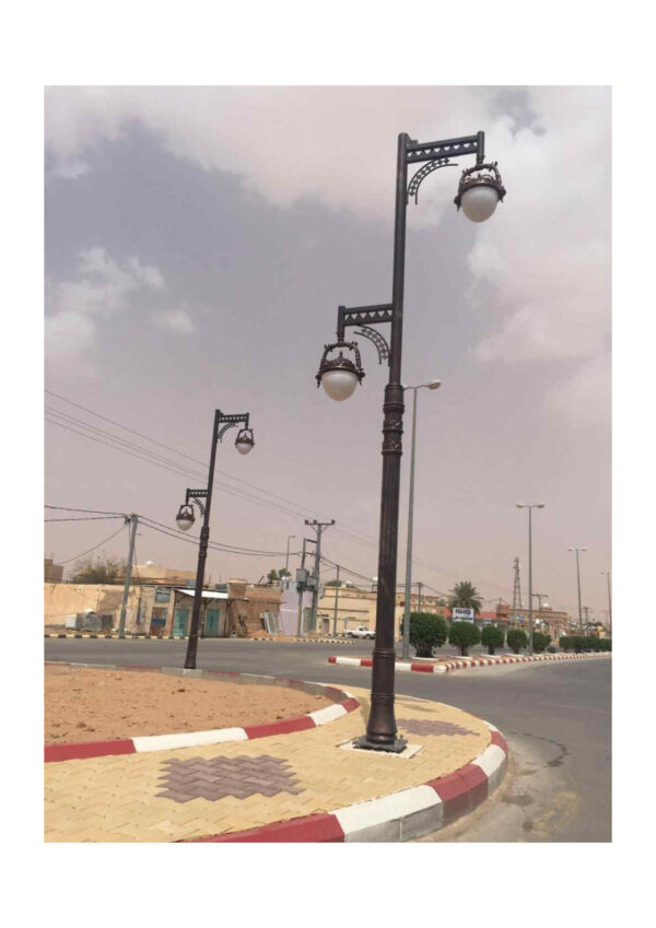 130 عامود إنارة LED